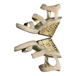 Kate Spade Farryn Wedge Heel Sandals Tan Suede Gold Strappy Neutral Size 7
